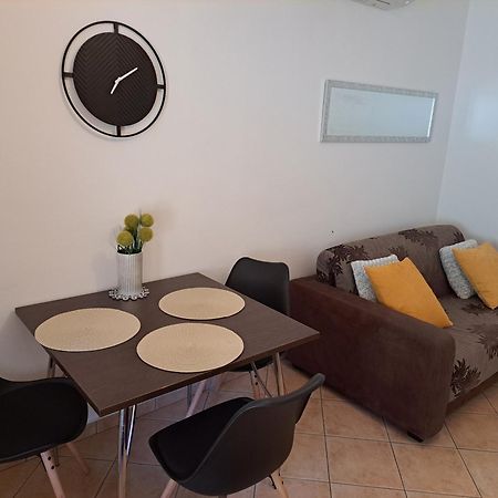 Studio Apartments Pinia-Marina Пореч Екстериор снимка