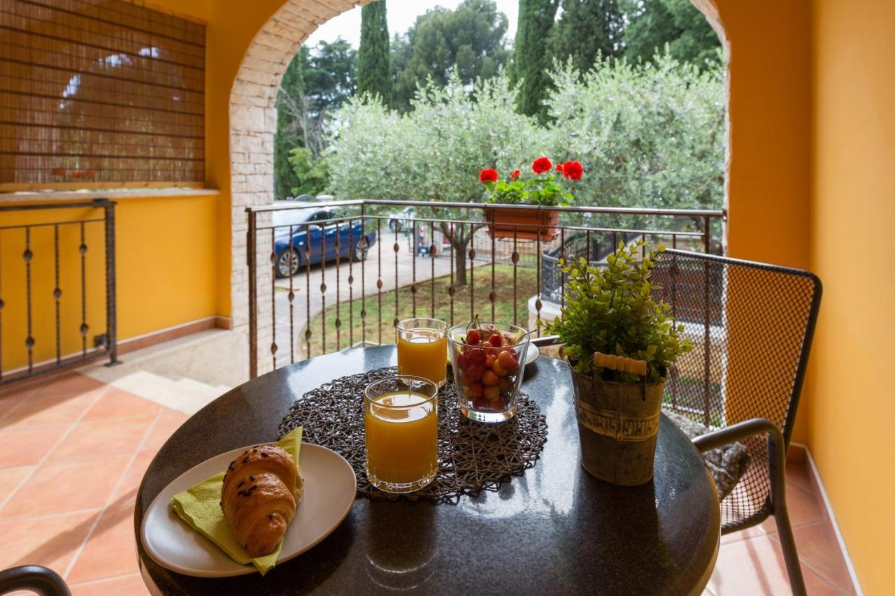 Studio Apartments Pinia-Marina Пореч Екстериор снимка