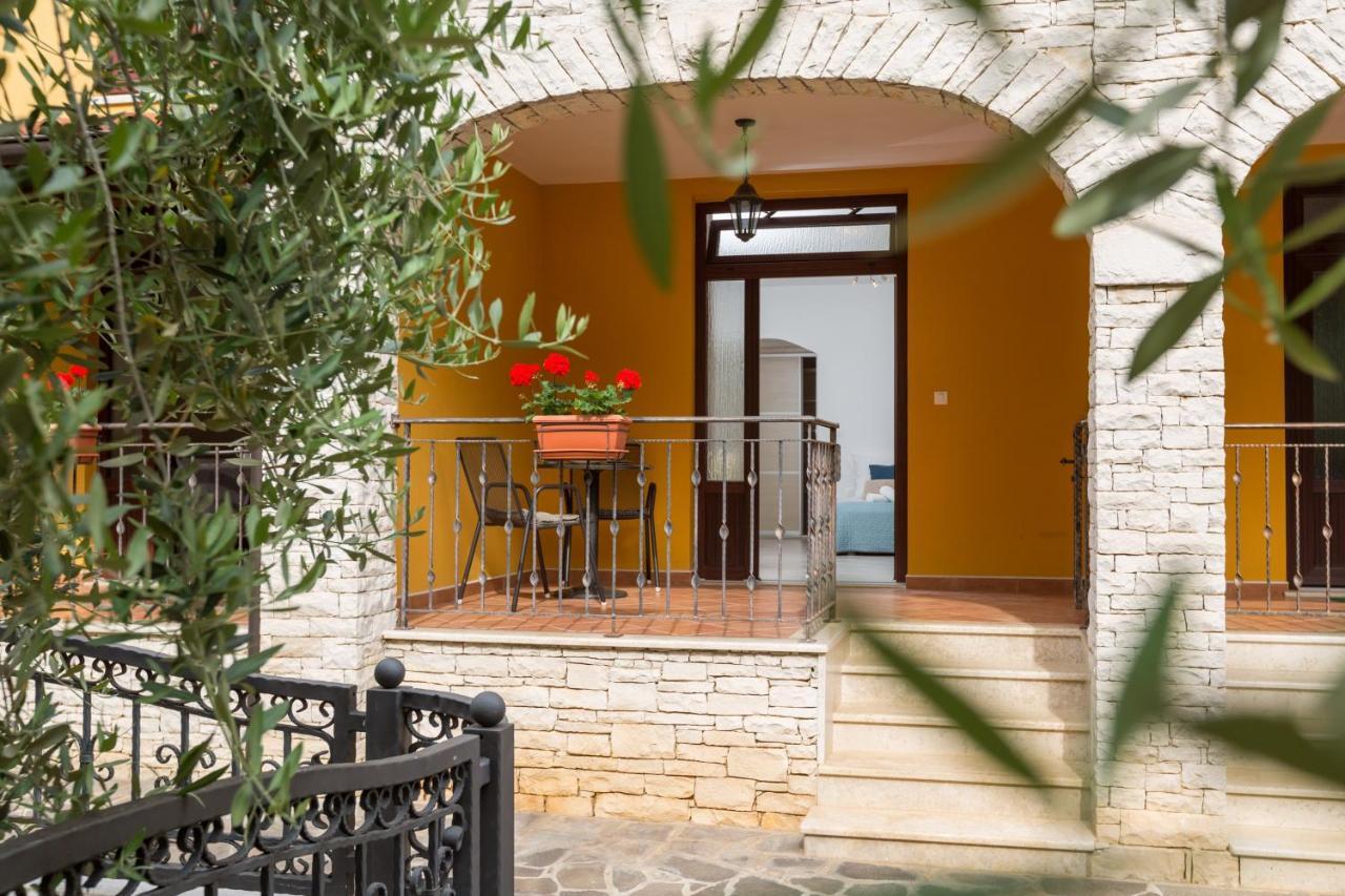 Studio Apartments Pinia-Marina Пореч Екстериор снимка