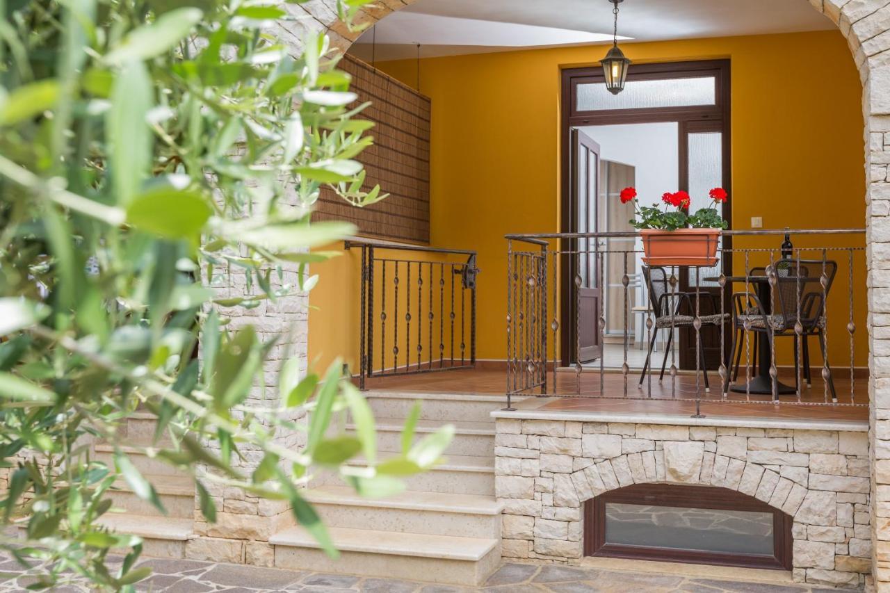 Studio Apartments Pinia-Marina Пореч Екстериор снимка