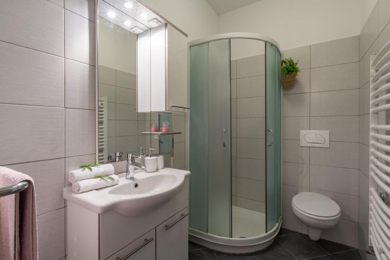 Studio Apartments Pinia-Marina Пореч Екстериор снимка