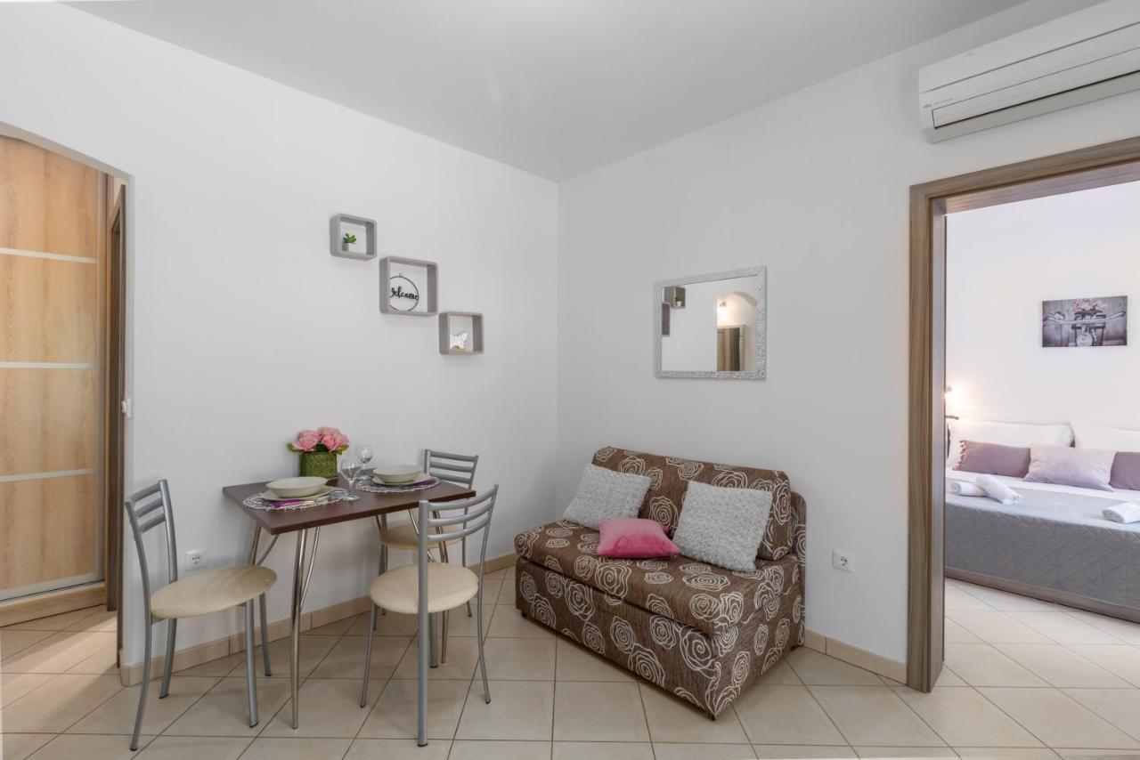 Studio Apartments Pinia-Marina Пореч Екстериор снимка