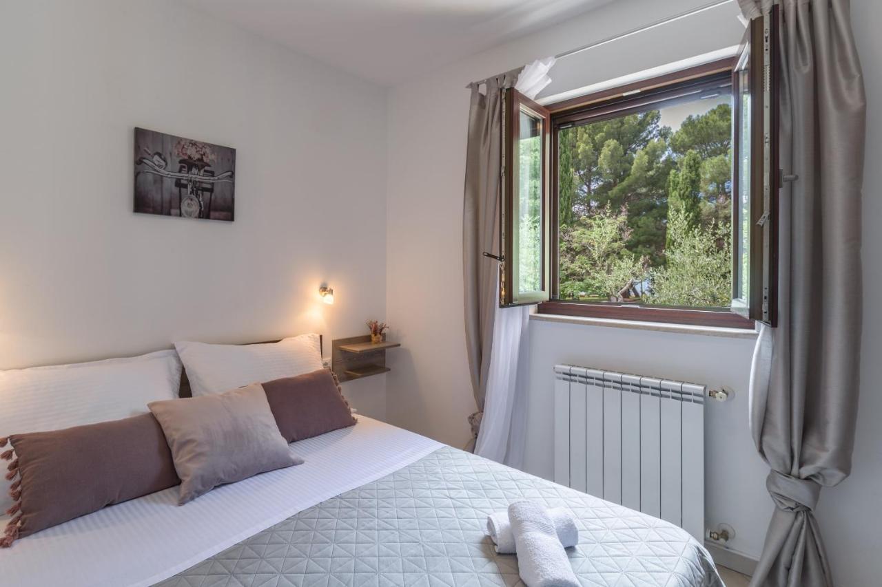 Studio Apartments Pinia-Marina Пореч Екстериор снимка
